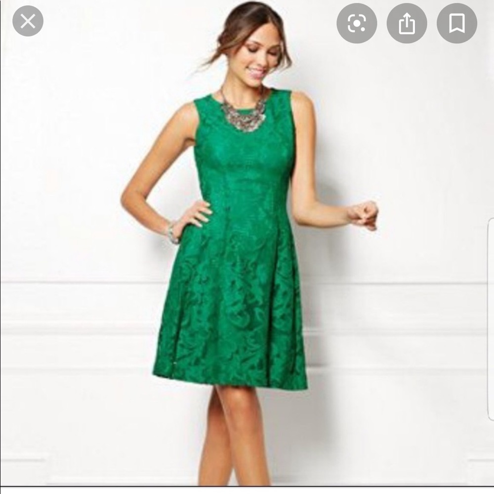 Eva Mendes green lace dress